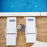 Hotel Mythic Summer