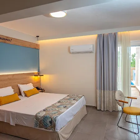 Hotell Mythic Summer 4*