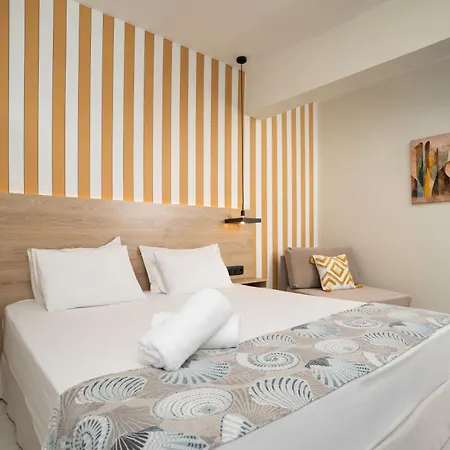 Mythic Summer Hotell 4*