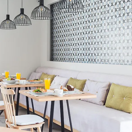 Hotell Mythic Summer