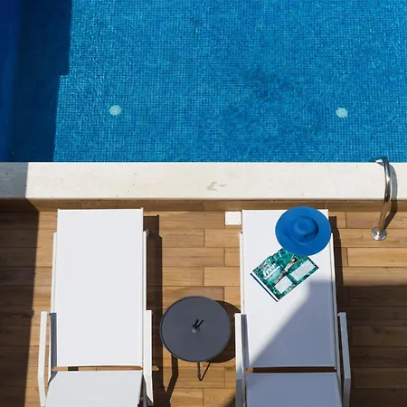 Hotell Mythic Summer 4*