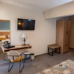 Hotel Mythic Summer