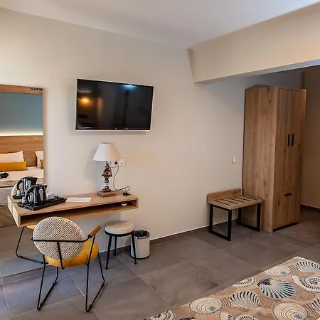 Hotel Mythic Summer