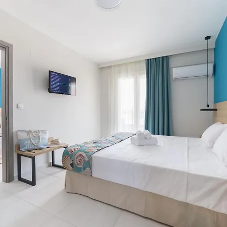 Mythic Summer Paralía