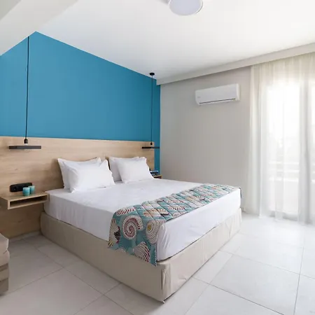 Hotel Mythic Summer 4*