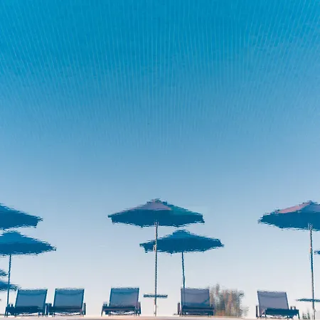 Mythic Summer فندق Paralía
