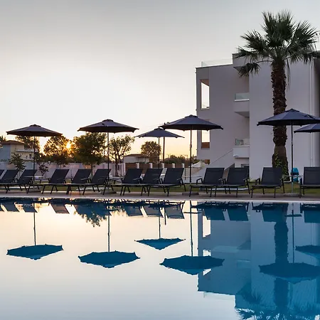 Hotel Mythic Summer
