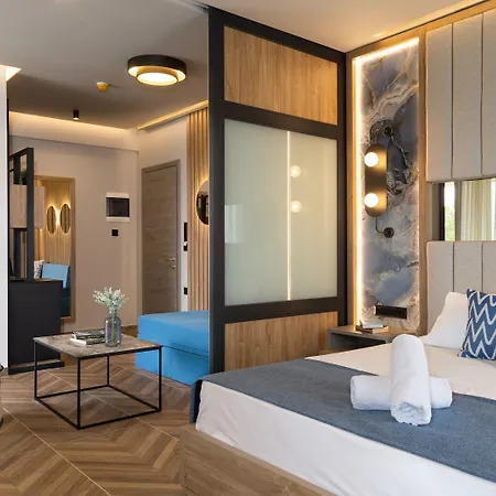 Hotel Mythic Summer