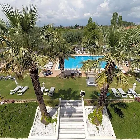 Otel Mythic Summer