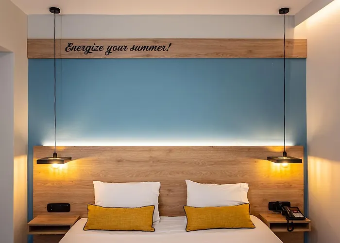 Mythic Summer Paralía