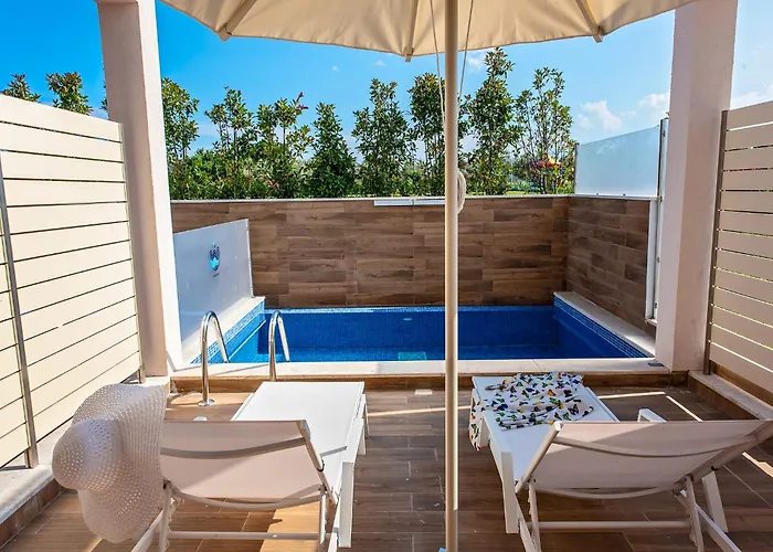 Mythic Summer Paralía