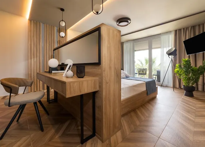 Mythic Summer 4* Paralía