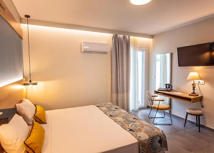 Mythic Summer 酒店 Paralía