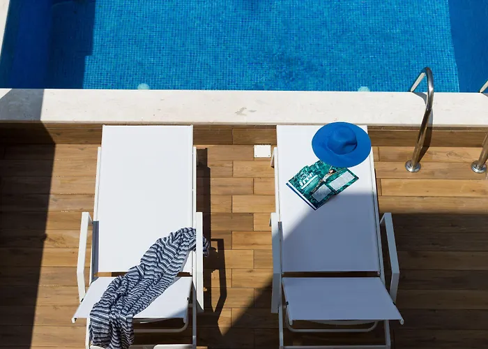 Mythic Summer 酒店 4*