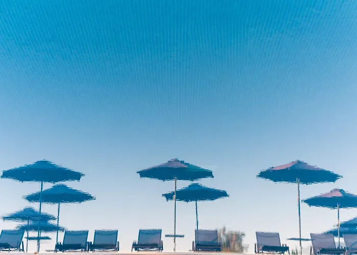 Mythic Summer فندق Paralía