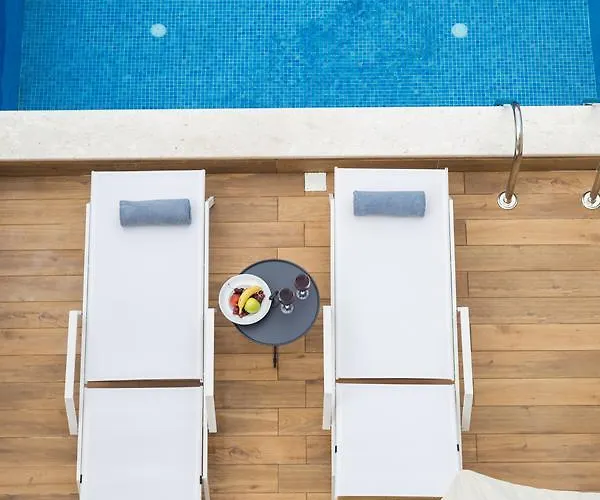 酒店 Mythic Summer