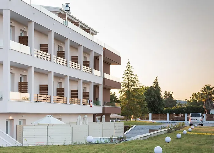 Mythic Summer Paralía